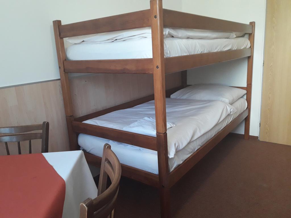 Hostel Sokol Troja 프라하 외부 사진